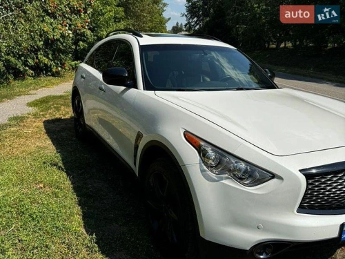 Infiniti