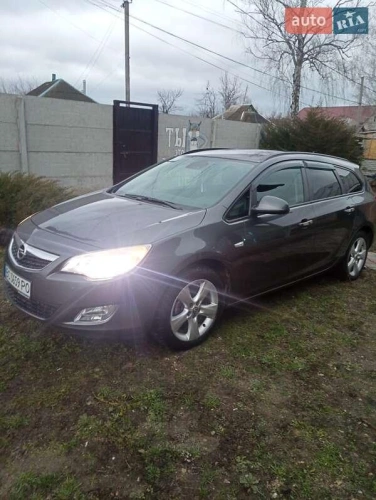 Opel Astra 2011 Opel Astra 2011