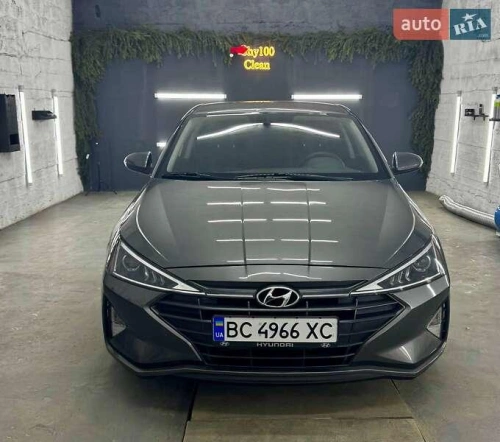 Hyundai Elantra 2019