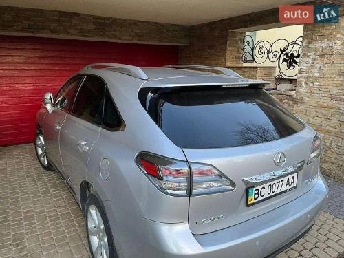 Lexus