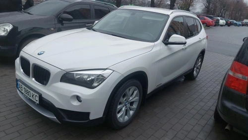 Автомобіль