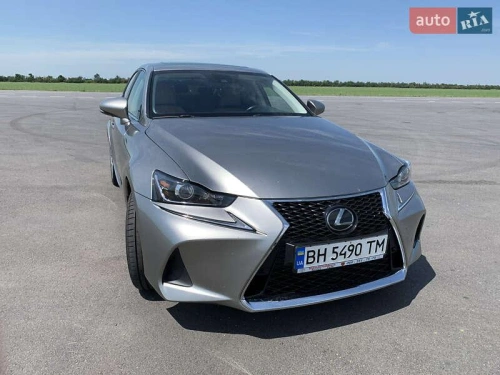 Lexus IS 2018