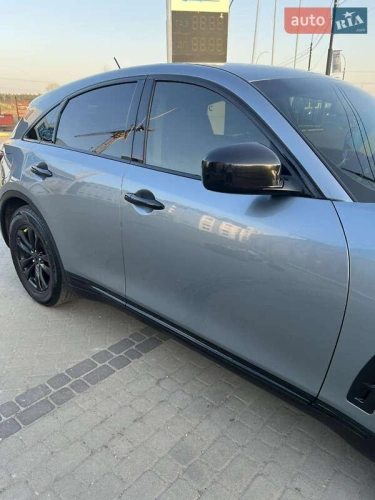 Infiniti