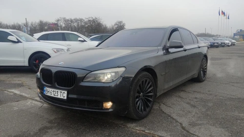 Автомобіль