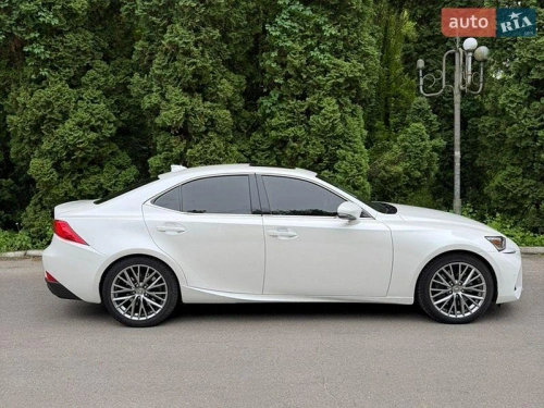 Lexus IS 2018